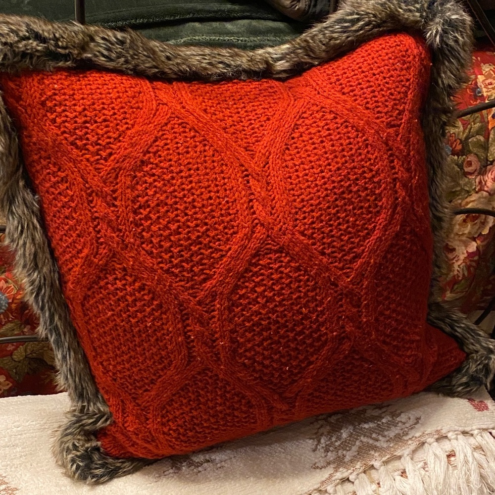 Red Cable Knit Throw Pillow with Faux Fur Trim